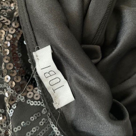 Tobi Black Sequin Scalloped Mini Skirt - Picture 11 of 11